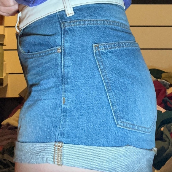 PacSun shorts white stripe - Picture 4 of 5